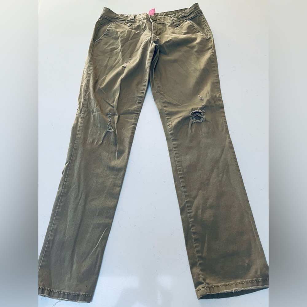 Almost Famous kaki Ankle Cropped Jeans